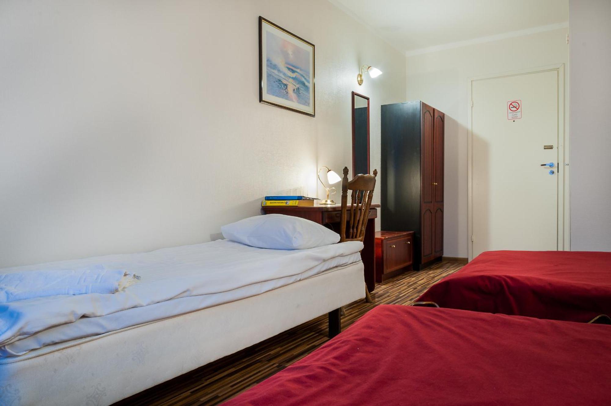 Ecoland Hotell 3*